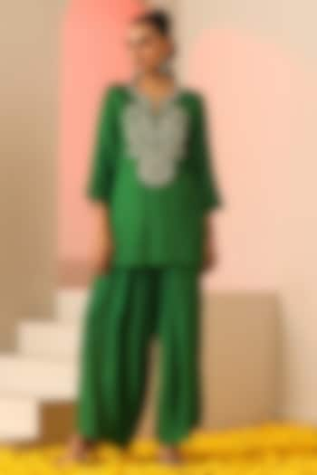 Green Dola Silk Zardosi Embroidered Kurta Set by Kudi Pataka Designs at Pernia's Pop Up Shop