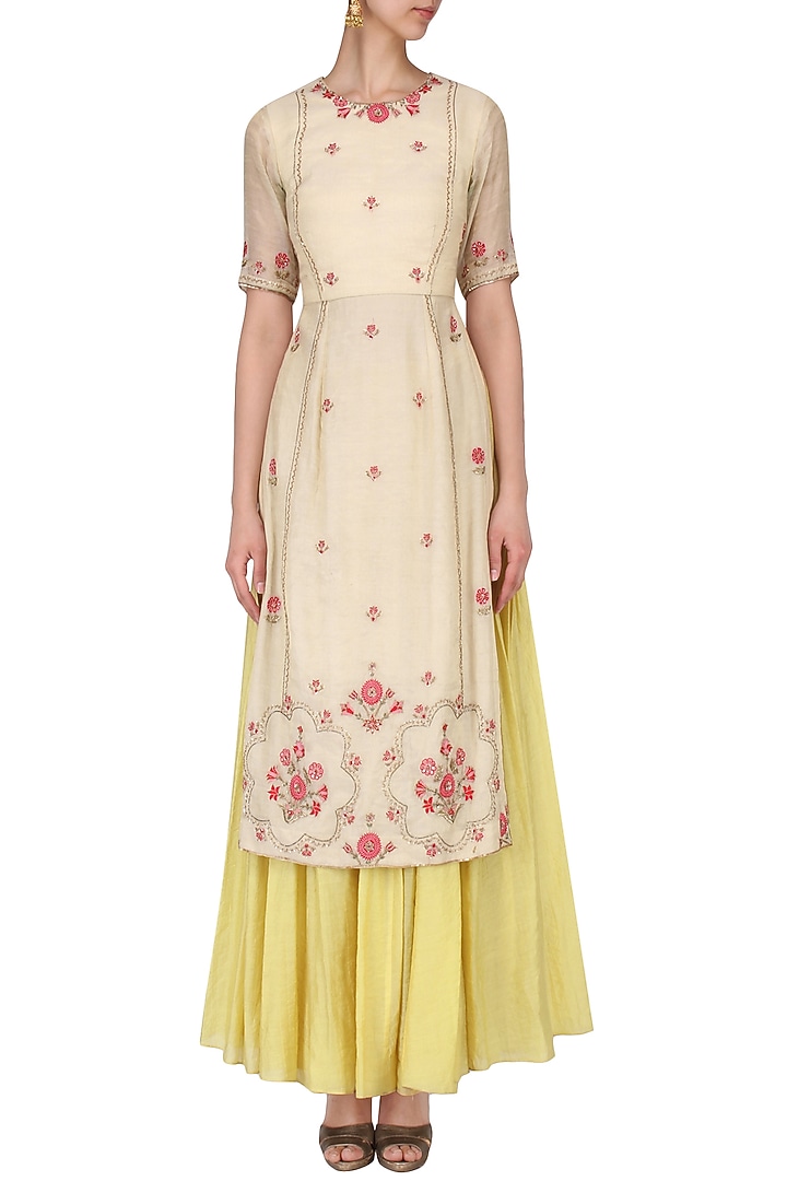 Ivory Handwoven Chanderi Zari Embroidered Kurta Set For Girls by Mini Pataka by Kudi Pataka Designs  at Pernia's Pop Up Shop