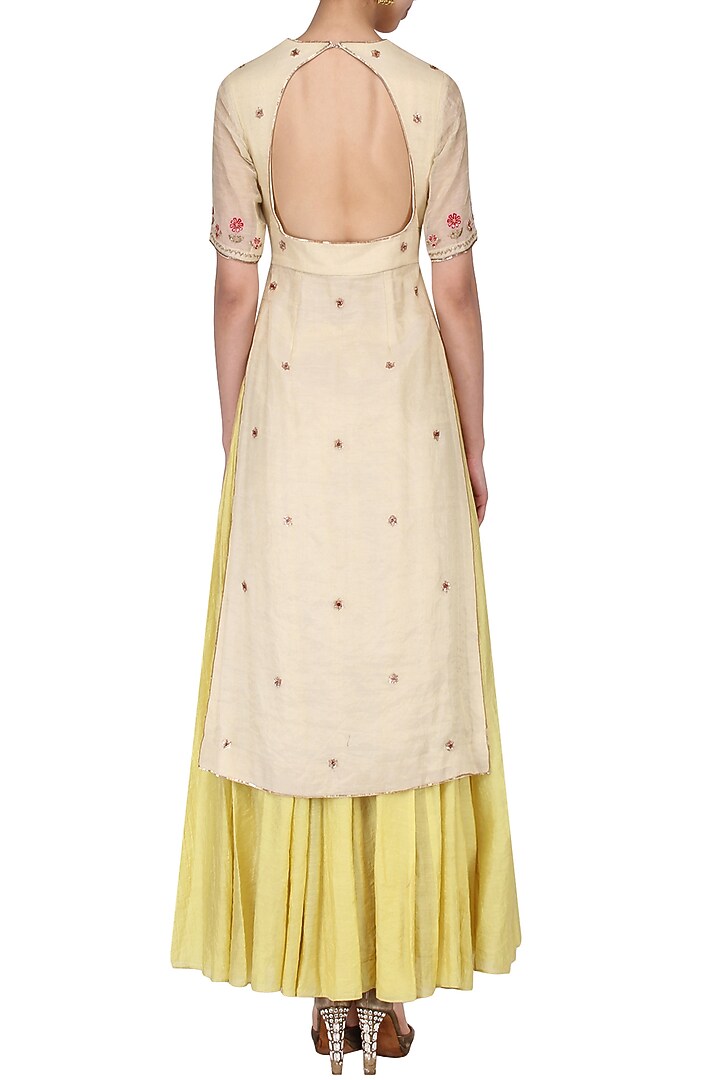 Ivory Handwoven Chanderi Zari Embroidered Kurta Set For Girls by Mini Pataka by Kudi Pataka Designs  at Pernia's Pop Up Shop