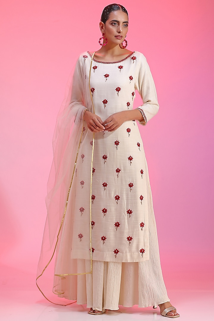 Ivory Modal Resham Embroidered Kurta Set For Girls by Mini Pataka by Kudi Pataka Designs  at Pernia's Pop Up Shop