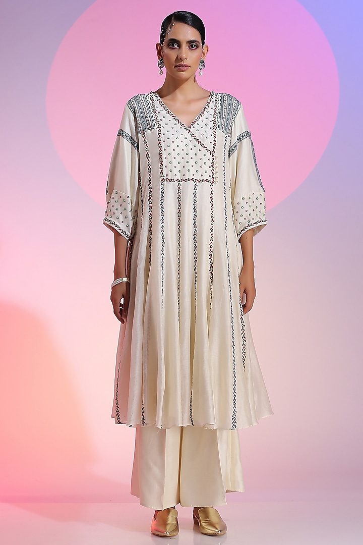 Ivory Handwoven Cotton Silk Resham Embroidered Kurta Set For Girls by Mini Pataka by Kudi Pataka Designs  at Pernia's Pop Up Shop