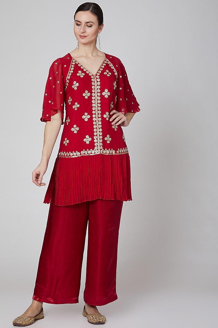 Red Cupro Organza Floral Embroidered Tunic Set For Girls by Mini Pataka by Kudi Pataka Designs  at Pernia's Pop Up Shop