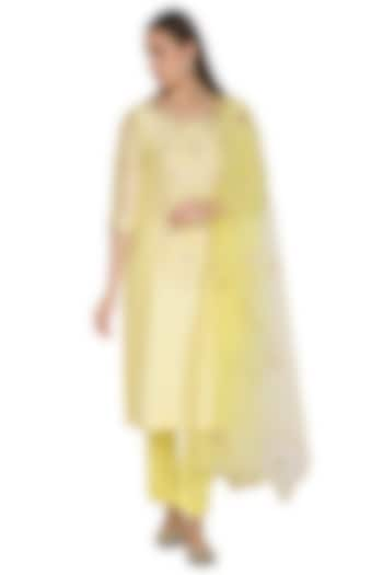 Pale Yellow Chanderi Hand Embroidered Kurta Set For Girls by Mini Pataka by Kudi Pataka Designs  at Pernia's Pop Up Shop