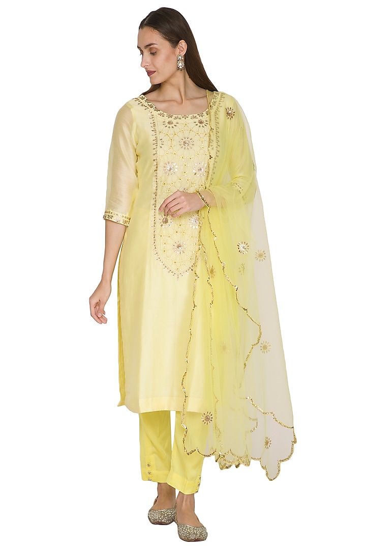 Pale Yellow Chanderi Hand Embroidered Kurta Set For Girls by Mini Pataka by Kudi Pataka Designs  at Pernia's Pop Up Shop