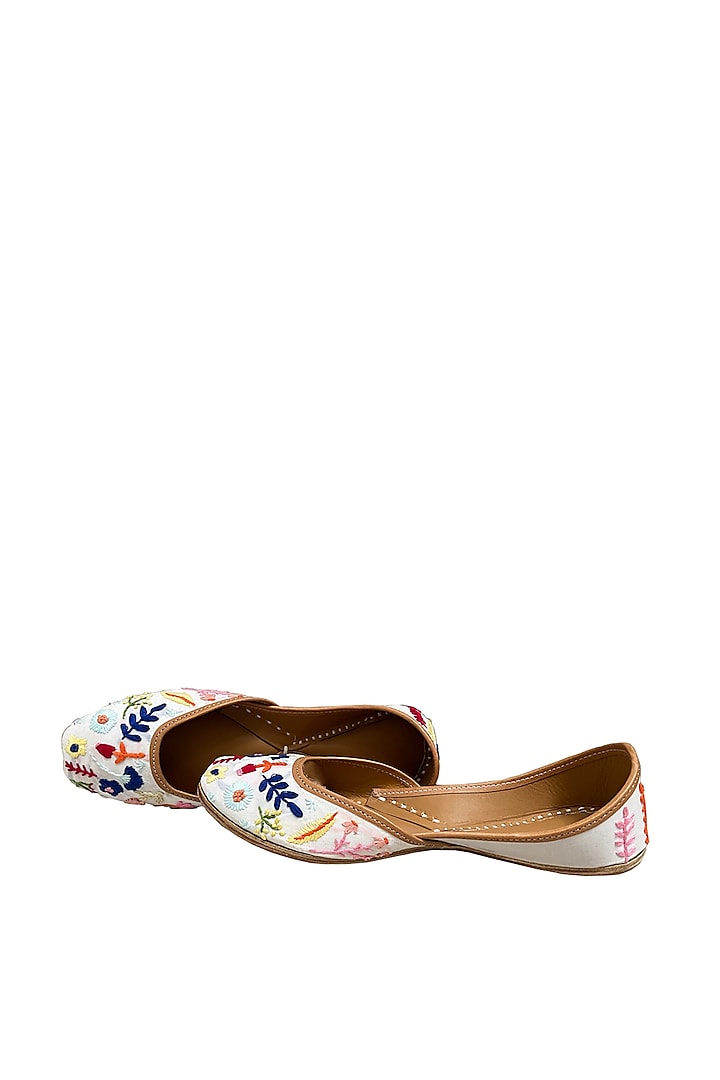 Multi-Colored Leather Floral Embroidered Juttis by Kurrbat