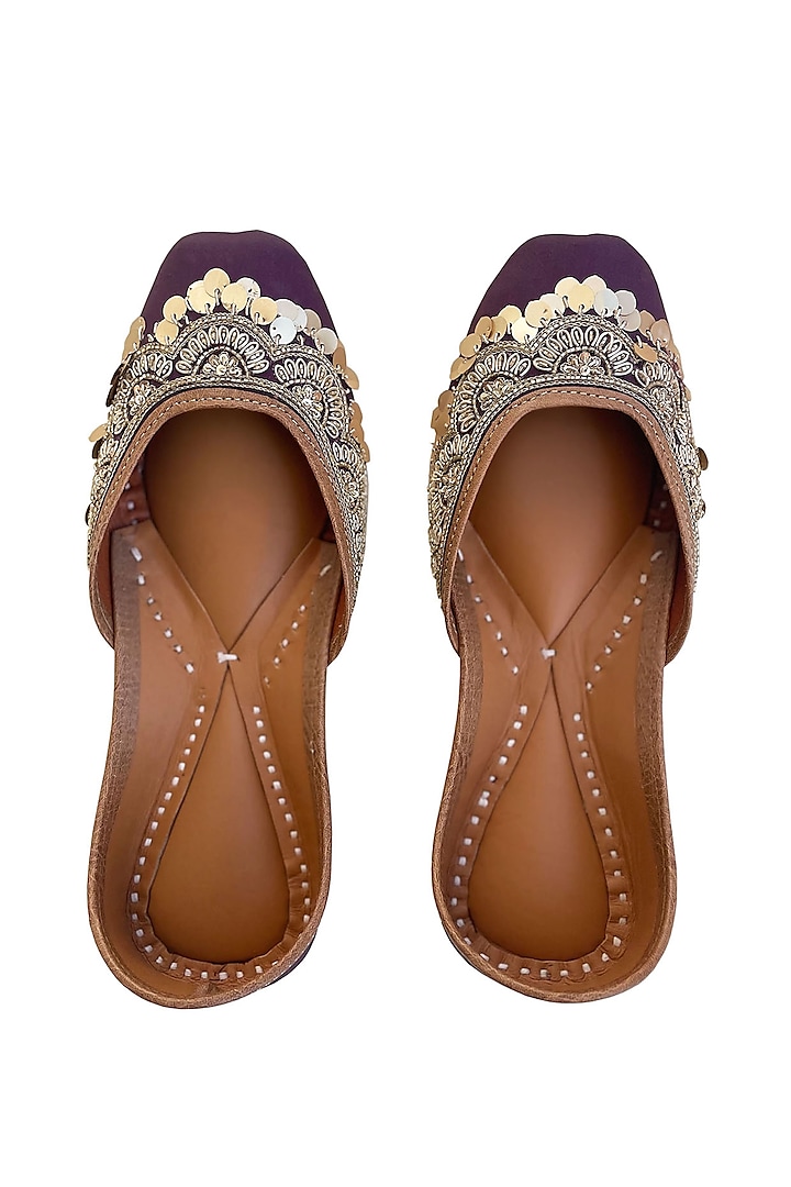 Plum Leather Hand Embroidered Juttis by Kurrbat at Pernia's Pop Up Shop