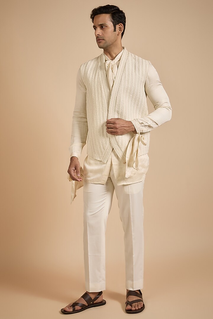 Vanilla Suiting Thread Embroidered Koti Jacket Design by Kunal Rawal at Pernia's Pop Up Shop 2024