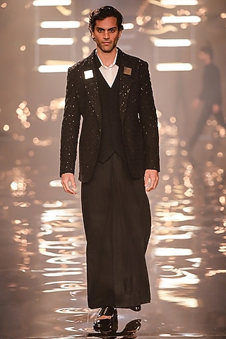 Black Suiting Blazer by Kunal Rawal