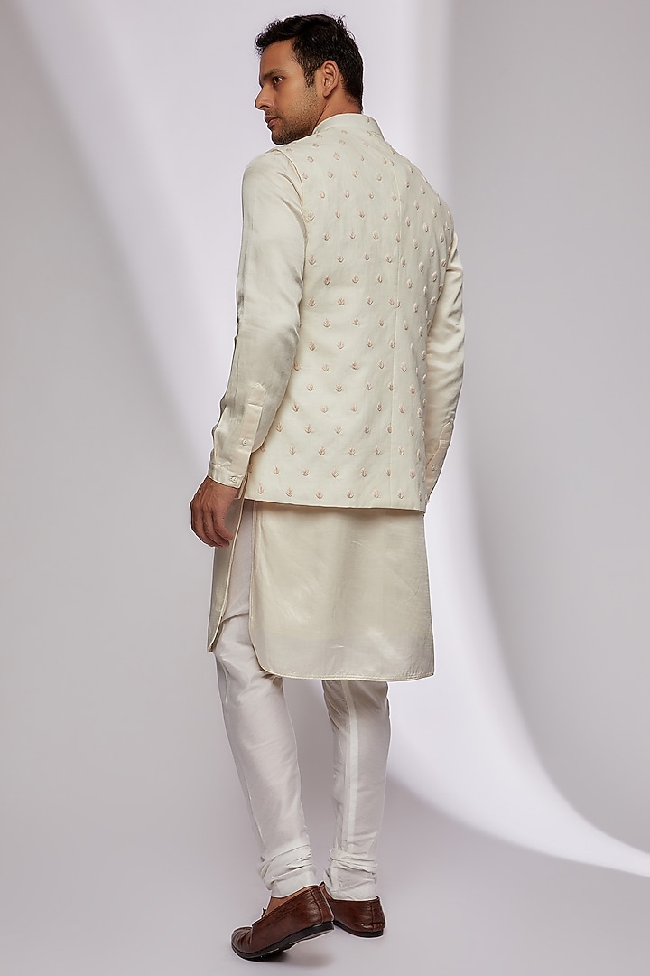 Vanilla White Suiting Embroidered Nehru Jacket Set by Kunal Rawal at Pernia's Pop Up Shop