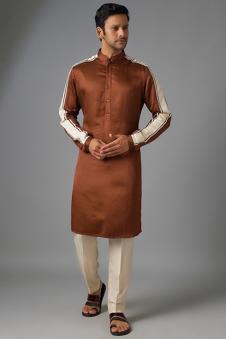 Rust & white Linen Satin Kurta by Kunal Rawal at Pernia's Pop Up Shop