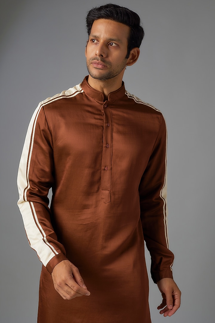Rust & white Linen Satin Kurta by Kunal Rawal at Pernia's Pop Up Shop