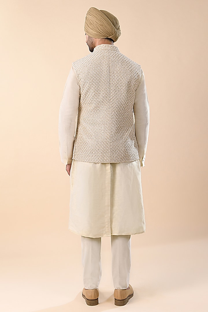 Vanilla White Suiting Scallop Embroidered Nehru Jacket by Kunal Rawal at Pernia's Pop Up Shop
