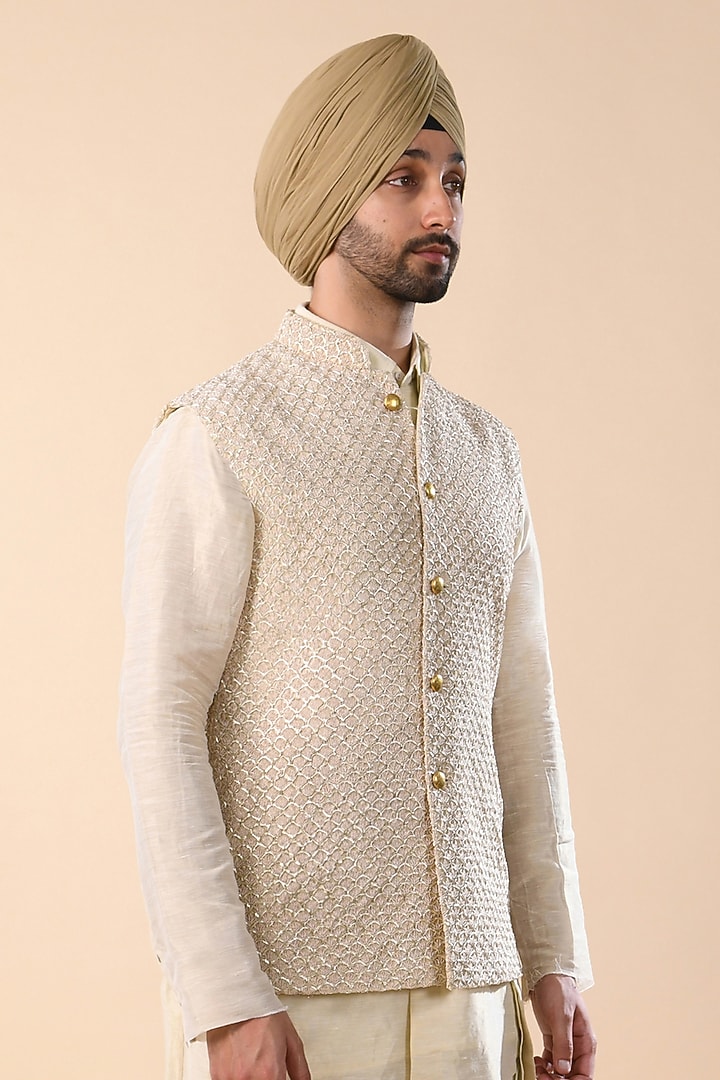 Vanilla White Suiting Scallop Embroidered Nehru Jacket by Kunal Rawal at Pernia's Pop Up Shop