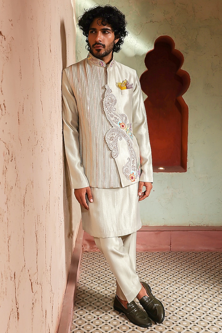 Platinum Grey Shimmer Silk Zari Embellished Bundi Set by Kushal's Men at Pernia's Pop Up Shop