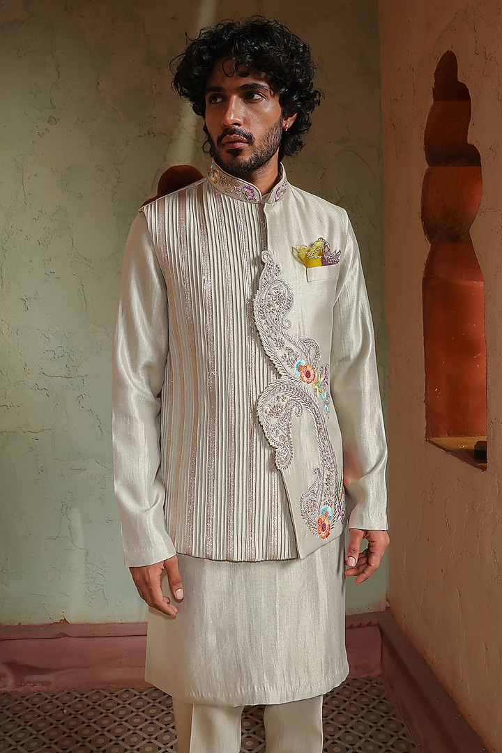 Platinum Grey Shimmer Silk Zari Embellished Bundi Set by Kushal's Men at Pernia's Pop Up Shop