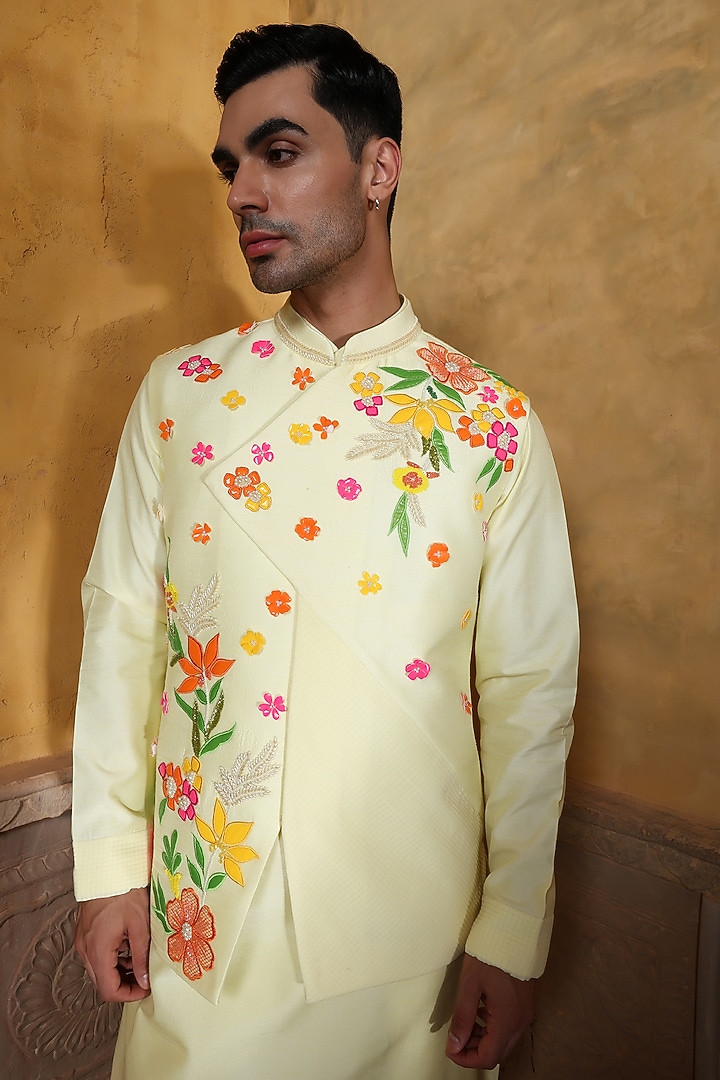 Mellow Yellow Viscose Silk Applique Embellished Bundi Set by Kushal's Men at Pernia's Pop Up Shop