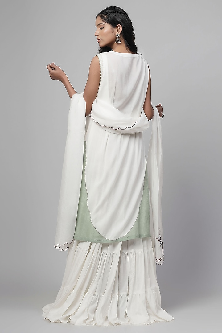 Porcelain White Chanderi & Cotton Embroidered Kurta Set by Kushani at Pernia's Pop Up Shop