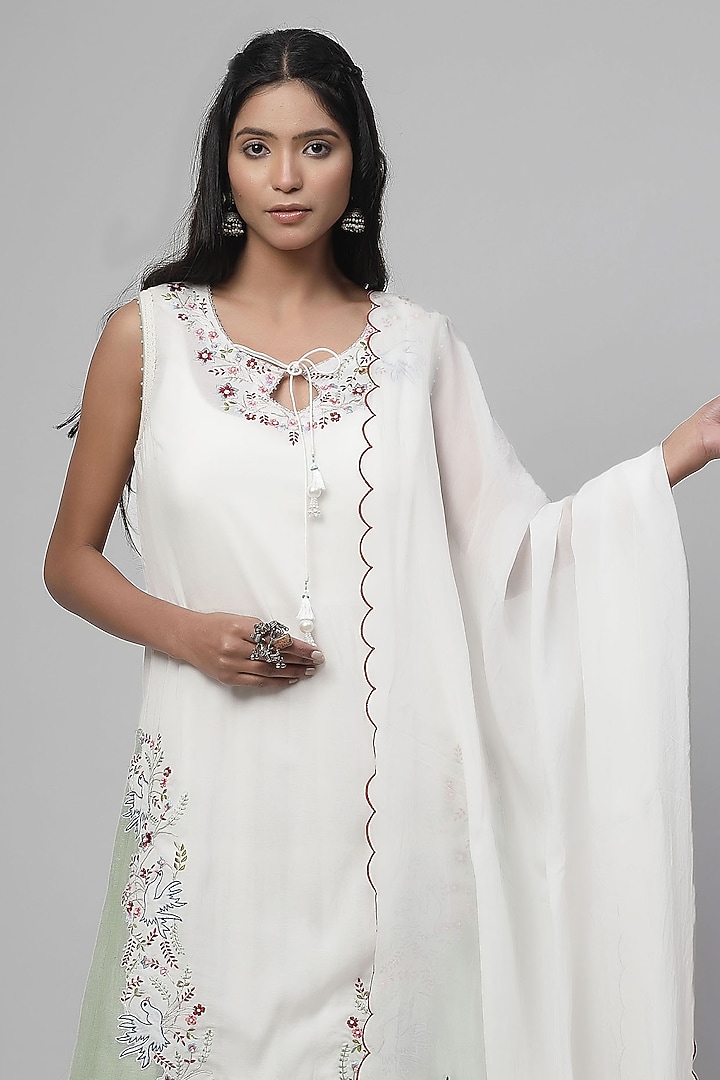 Porcelain White Chanderi & Cotton Embroidered Kurta Set by Kushani at Pernia's Pop Up Shop