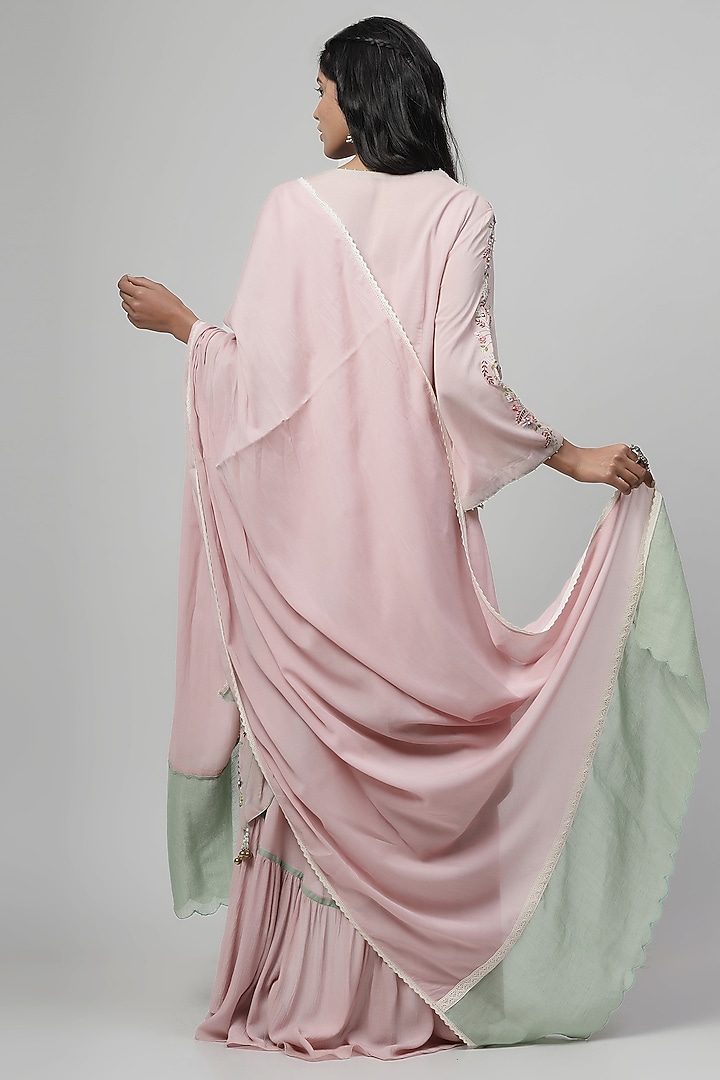 Blush Pink Chanderi Silk Embroidered Kurta Set by Kushani at Pernia's Pop Up Shop