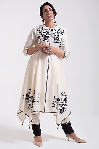 Porcelain White Chanderi Silk Applique Embroidered Asymmetric Kurta Set by Kushani