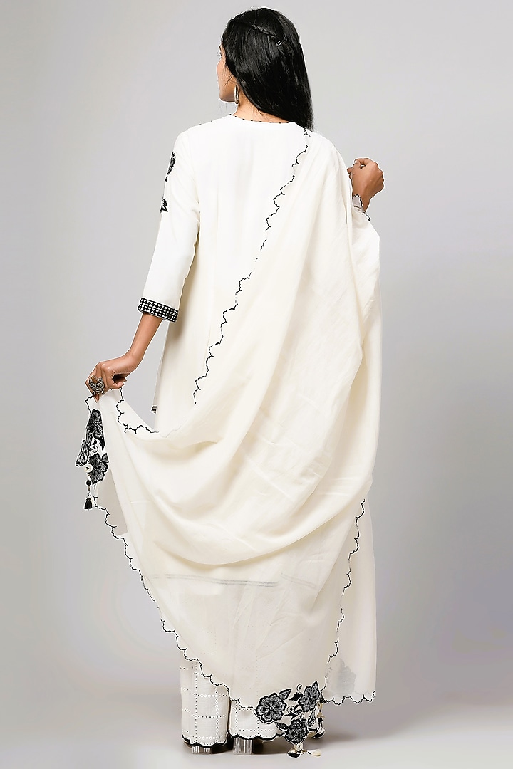 Porcelain White Chanderi Silk Applique Embroidered Asymmetric Kurta Set by Kushani at Pernia's Pop Up Shop