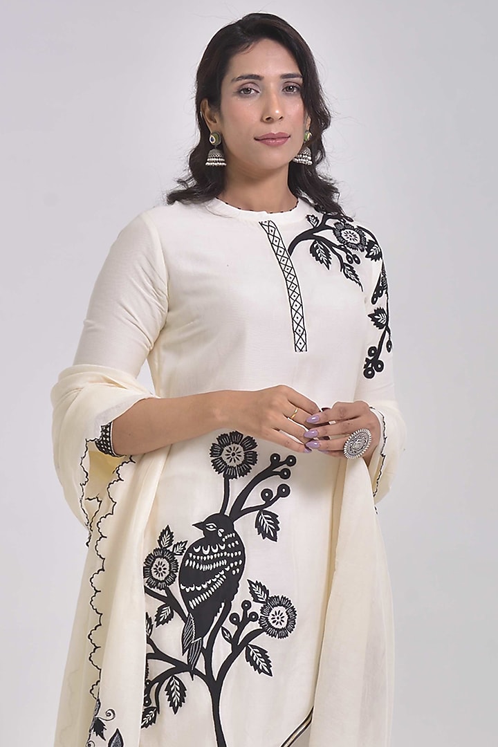 Porcelain White Chanderi Silk Applique Embroidered Asymmetric Kurta Set by Kushani at Pernia's Pop Up Shop