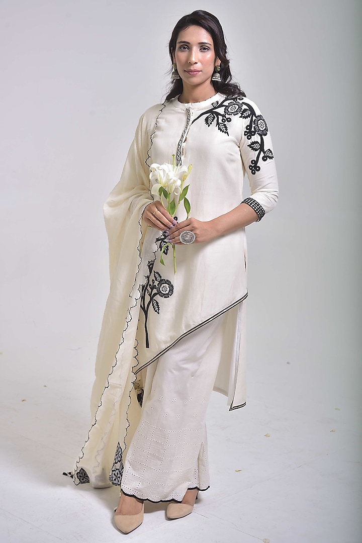 Porcelain White Chanderi Silk Applique Embroidered Asymmetric Kurta Set by Kushani at Pernia's Pop Up Shop