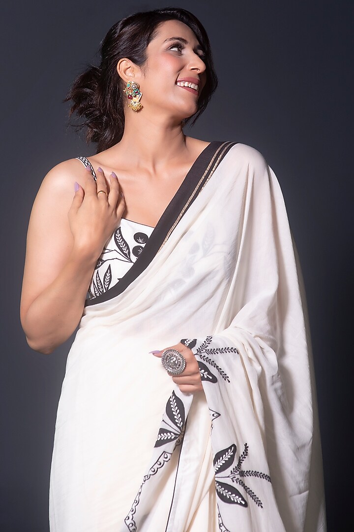 Ivory Cotton Silk Floral Applique Embroidered Scalloped Party Wear Saree Set by Kushani at Pernia's Pop Up Shop