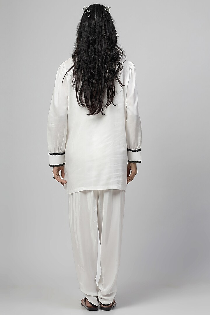 Porcelain White Chanderi Silk Applique Embroidered Tunic Set by Kushani at Pernia's Pop Up Shop