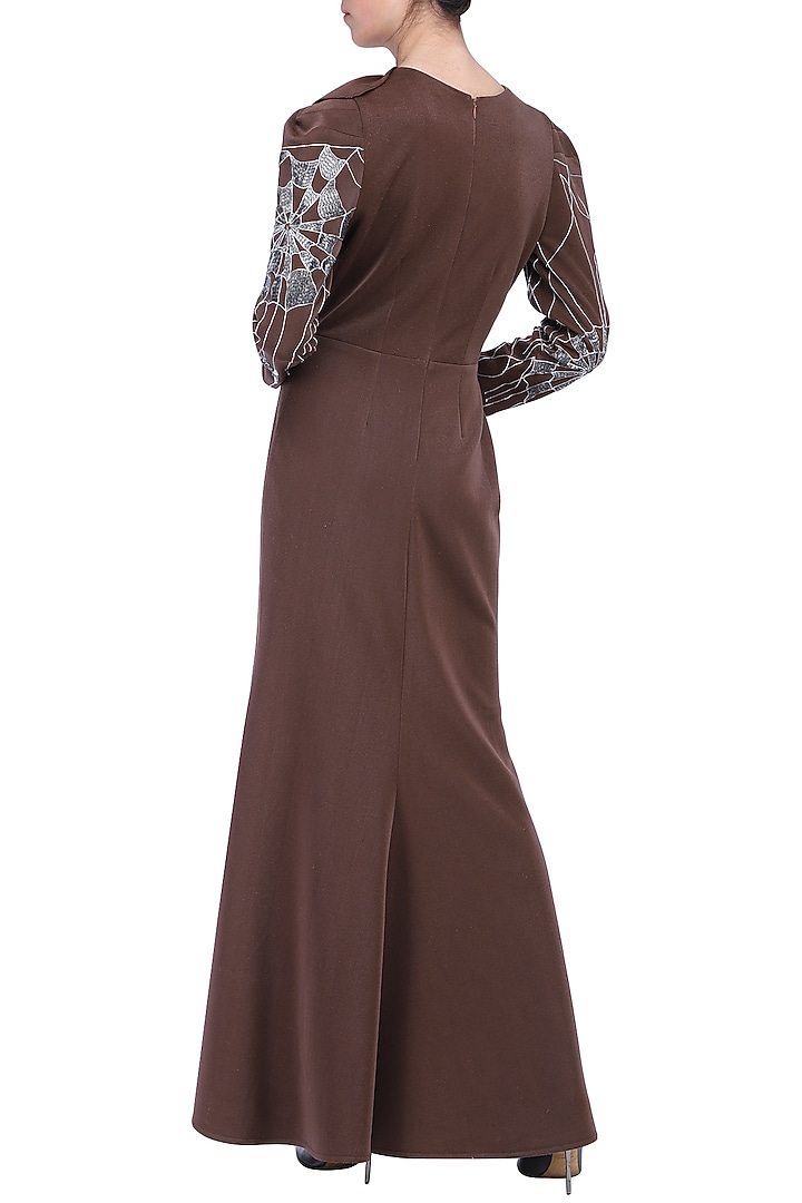 Grey mermaid cut gown available only at Pernia's Pop Up Shop.