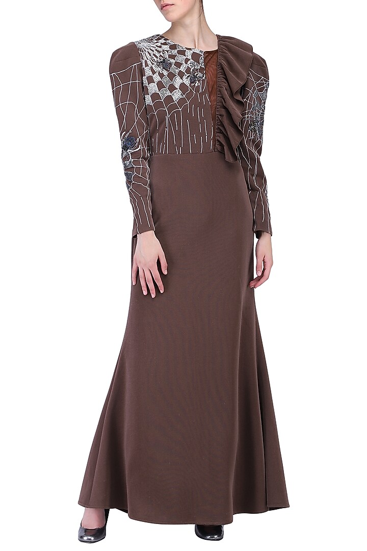 Grey mermaid cut gown available only at Pernia's Pop Up Shop.
