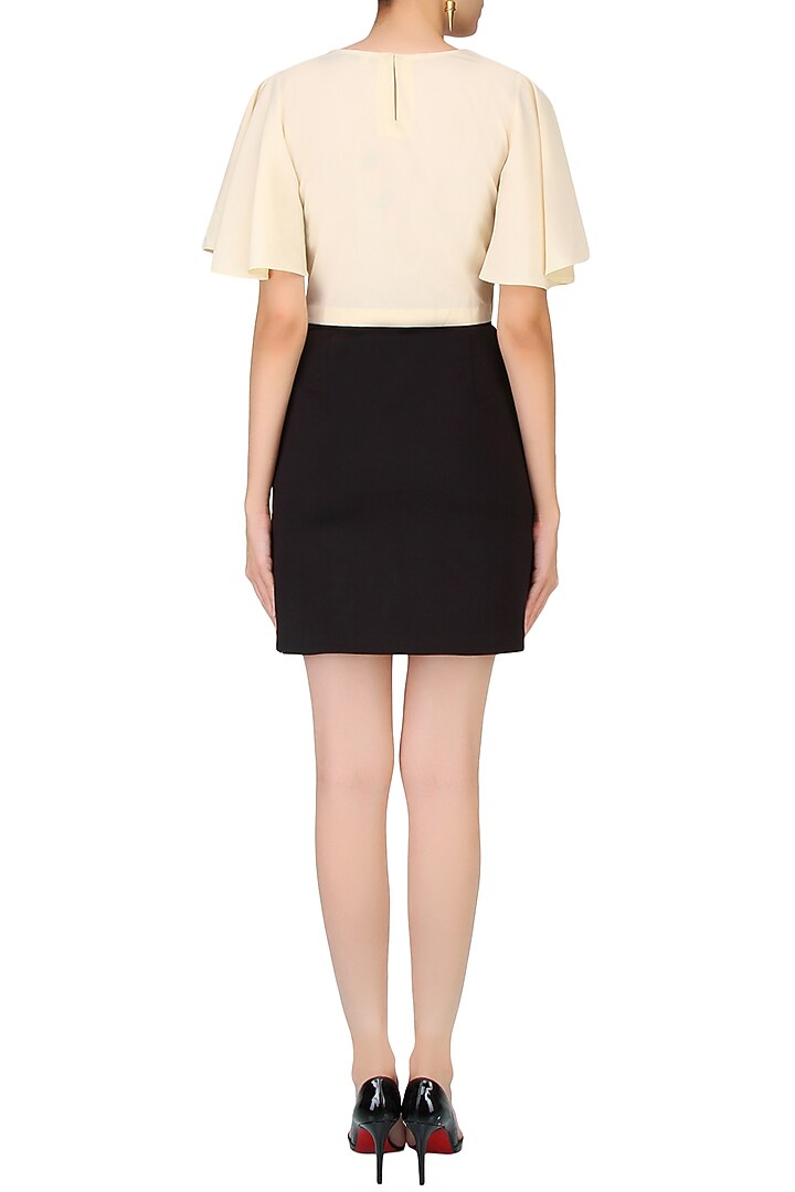 Beige geometric pattern flared sleeves crop top available only at Pernia's Pop Up Shop.