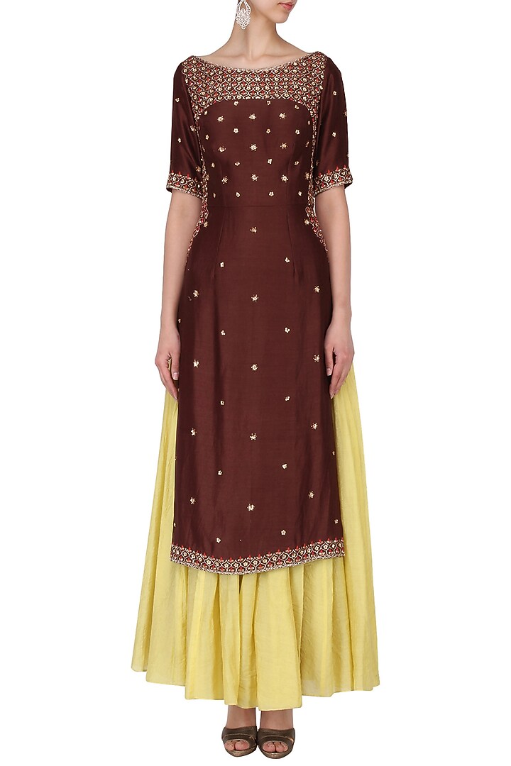 Oxblood embroidered kurta with available only at Pernia's Pop Up Shop.