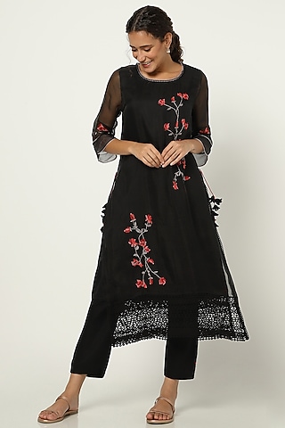 Black Embroidered Kurta Set by Kaveri