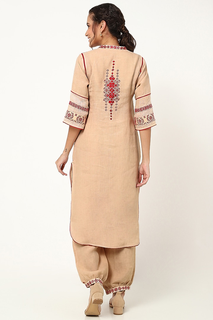 Sand Beige Linen Kurta Set by Kaveri at Pernia's Pop Up Shop