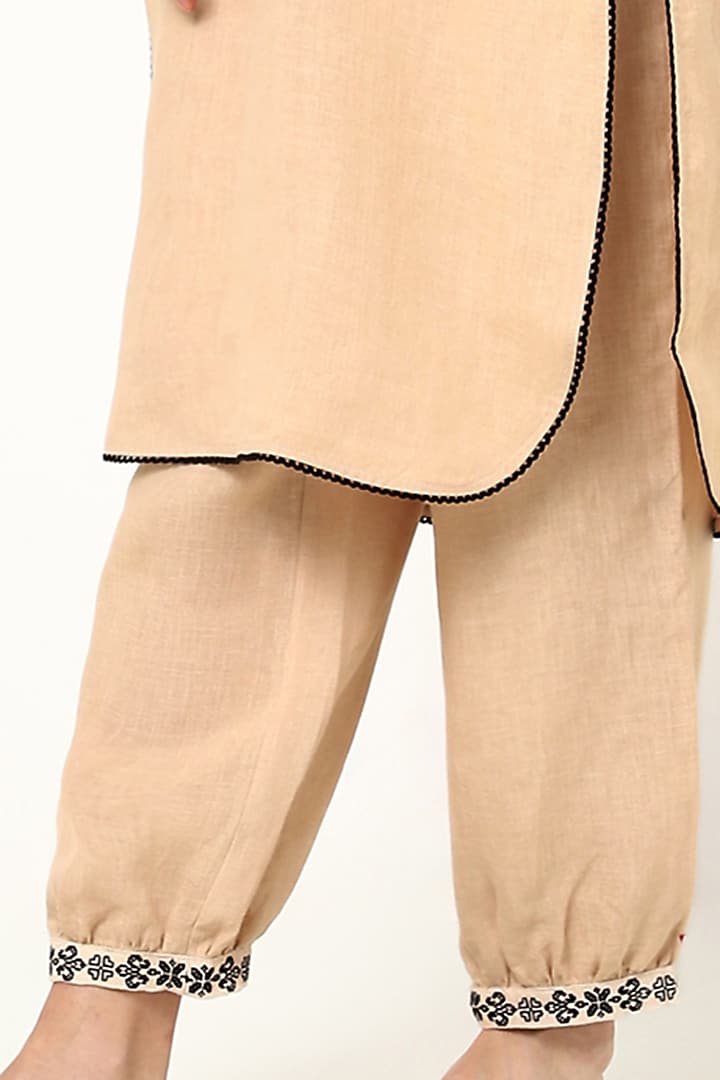 Tuscan Beige Linen Kurta Set by Kaveri at Pernia's Pop Up Shop