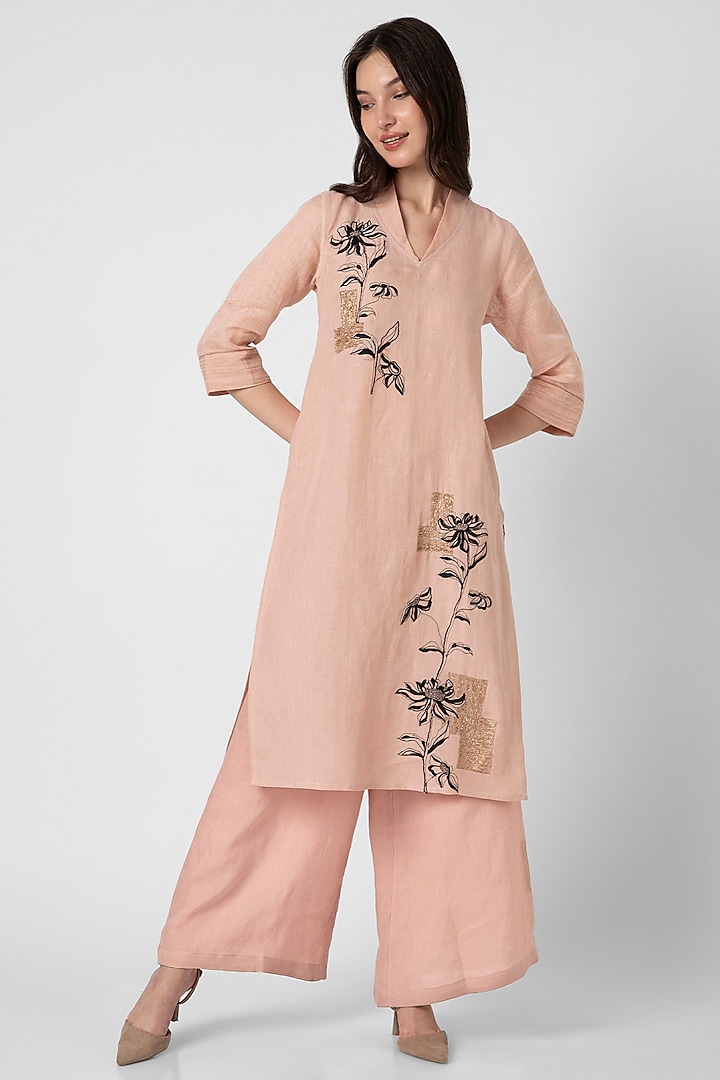 Dusty Rose Linen Hand Screen Printed & Floral Thread Embroidered Kurta Set by Kaveri at Pernia's Pop Up Shop