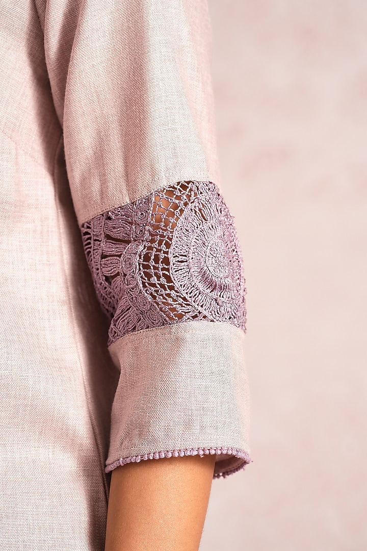 Mauve Linen Blend Embroidered Kurta Set by Kaveri at Pernia's Pop Up Shop