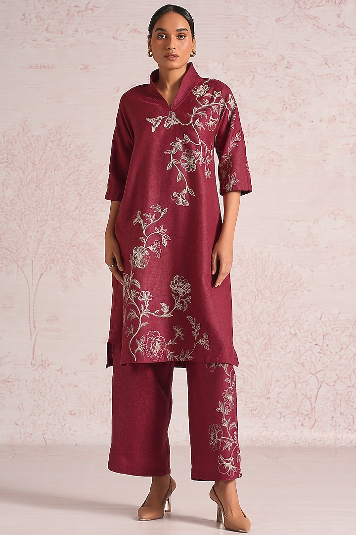 Merlot Linen Blend Floral Printed Kurta Set by Kaveri at Pernia's Pop Up Shop