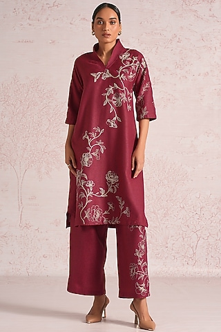 Merlot Linen Blend Floral Printed Kurta Set by Kaveri