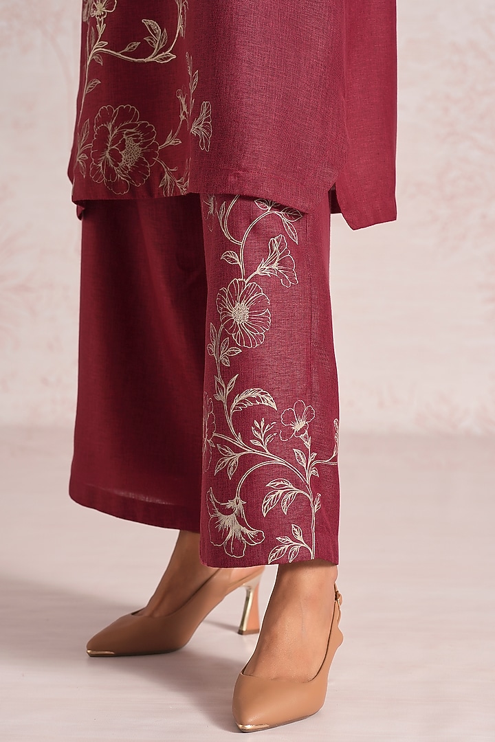 Merlot Linen Blend Floral Printed Kurta Set by Kaveri at Pernia's Pop Up Shop