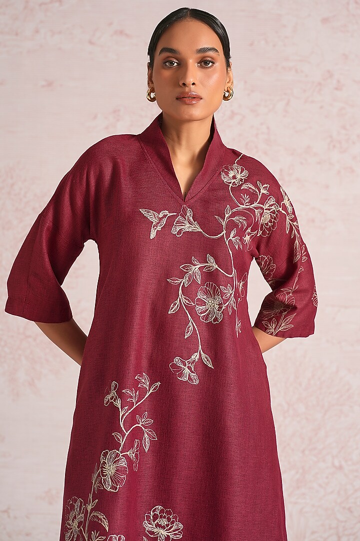 Merlot Linen Blend Floral Printed Kurta Set by Kaveri at Pernia's Pop Up Shop