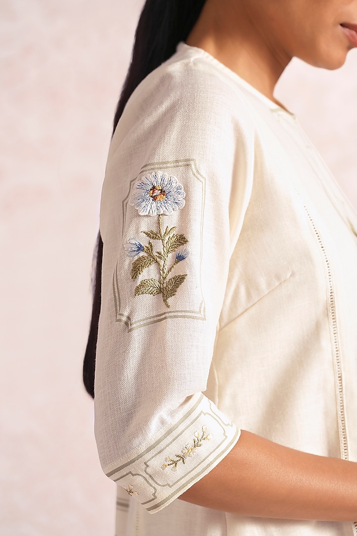 Off-White Linen Blend Printed & Embroidered Kurta Set by Kaveri at Pernia's Pop Up Shop