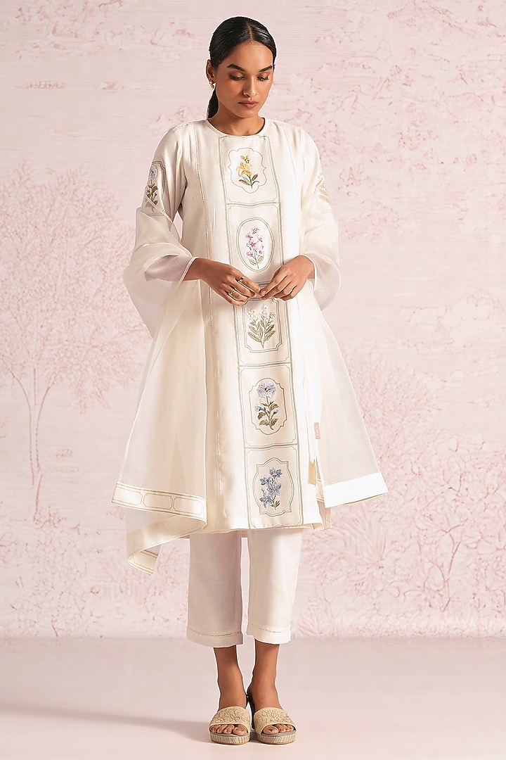 Off-White Linen Blend Printed & Embroidered Kurta Set by Kaveri at Pernia's Pop Up Shop