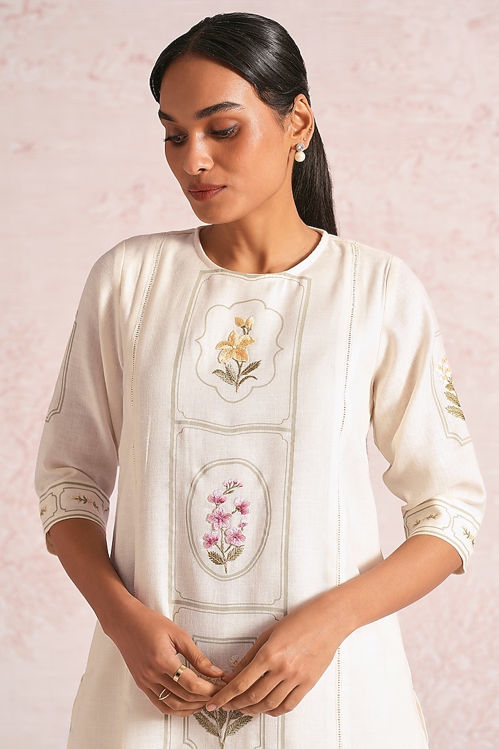 Off-White Linen Blend Printed & Embroidered Kurta Set by Kaveri at Pernia's Pop Up Shop