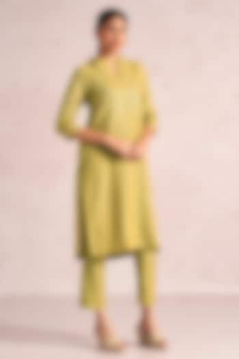 Pear Green Linen Blend Sequin Embroidered Kurta Set by Kaveri at Pernia's Pop Up Shop