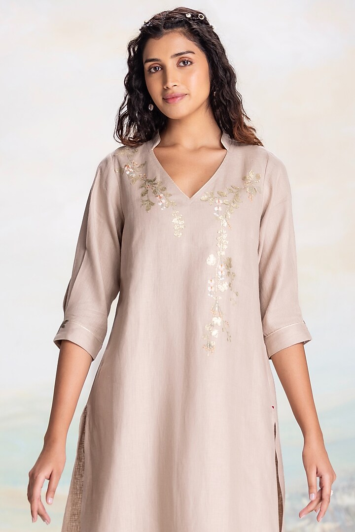 Cement Grey Linen Embroidered Kurta Set by Kaveri at Pernia's Pop Up Shop
