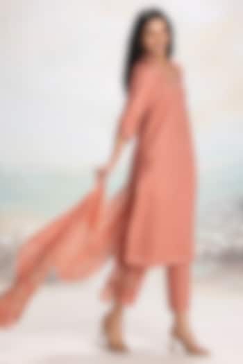 Peach Linen Embroidered Kurta Set by Kaveri at Pernia's Pop Up Shop