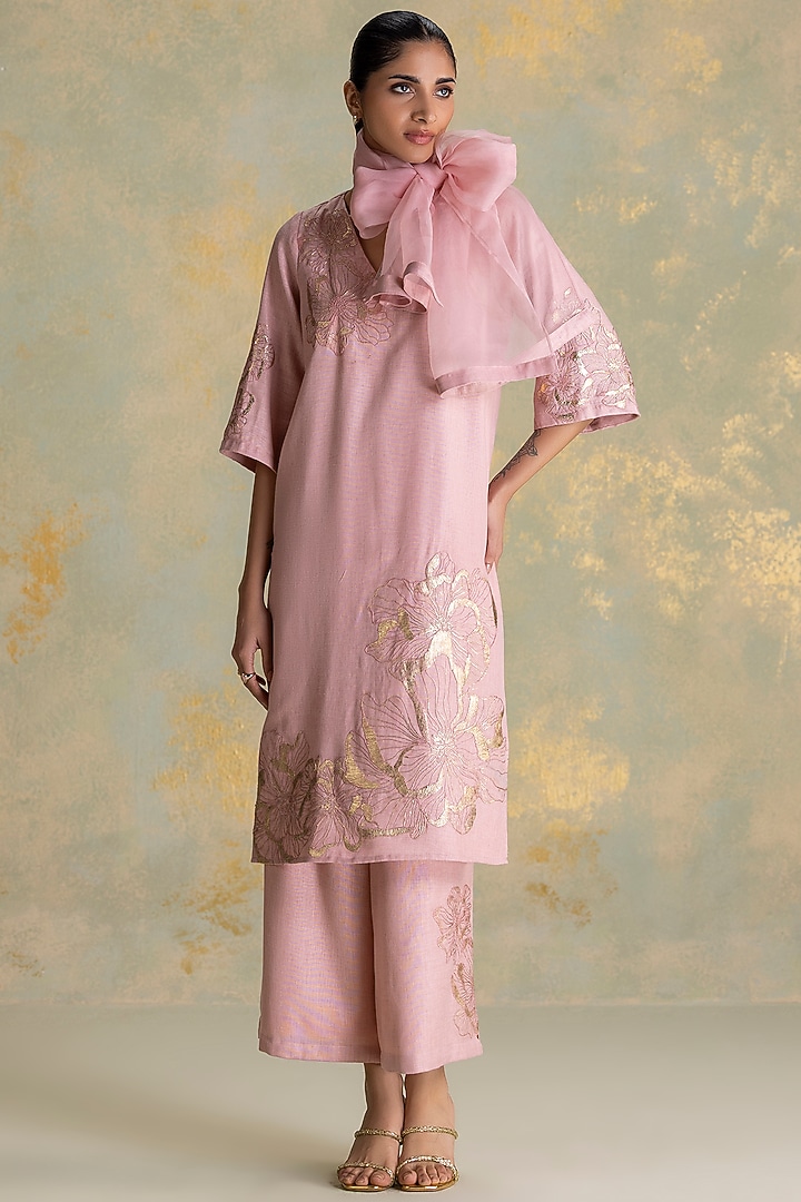 Blush Linen Blend Floral Printed Kurta Set by Kaveri at Pernia's Pop Up Shop