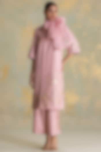 Blush Linen Blend Floral Printed Kurta Set by Kaveri at Pernia's Pop Up Shop